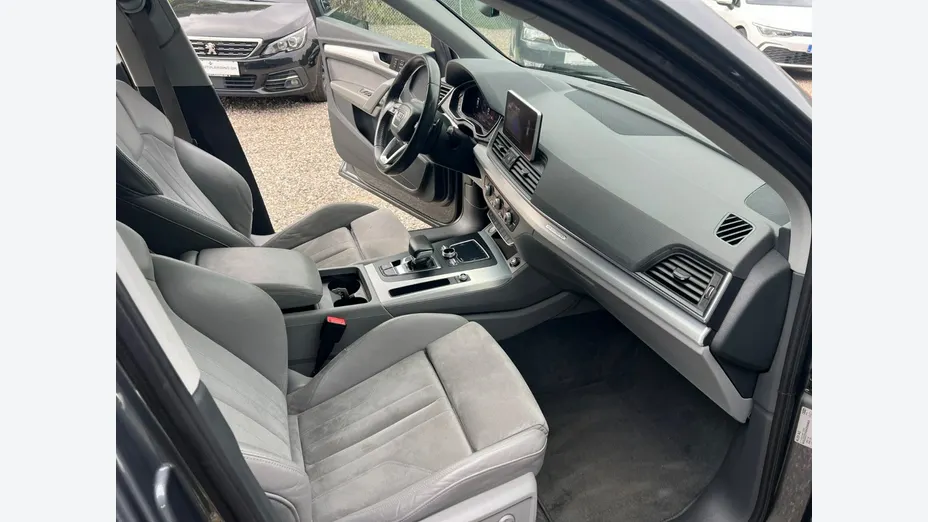 AUDI Q5 -