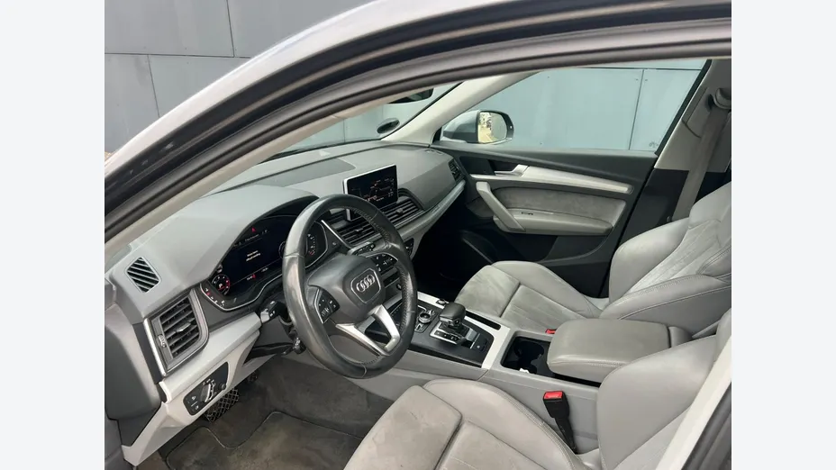 AUDI Q5 -