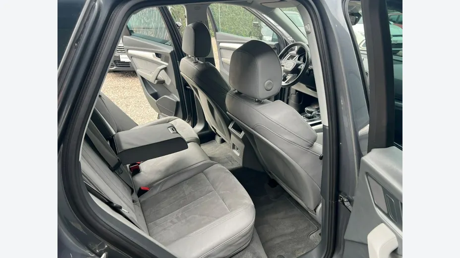 AUDI Q5 -