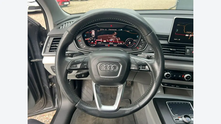AUDI Q5 -