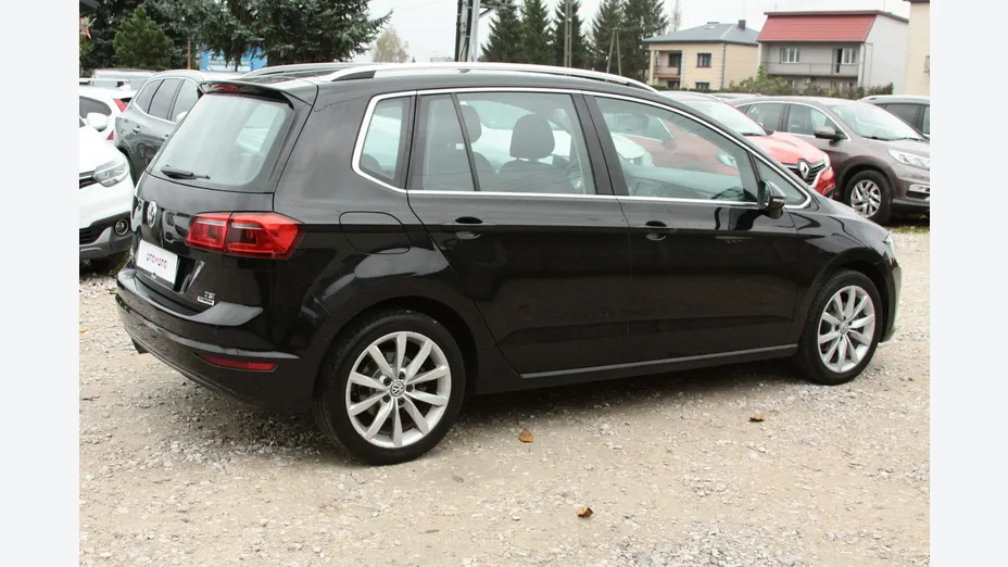 VOLKSWAGEN Golf Sportsvan -