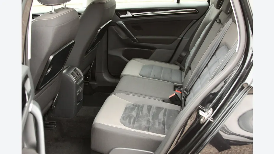 VOLKSWAGEN Golf Sportsvan -