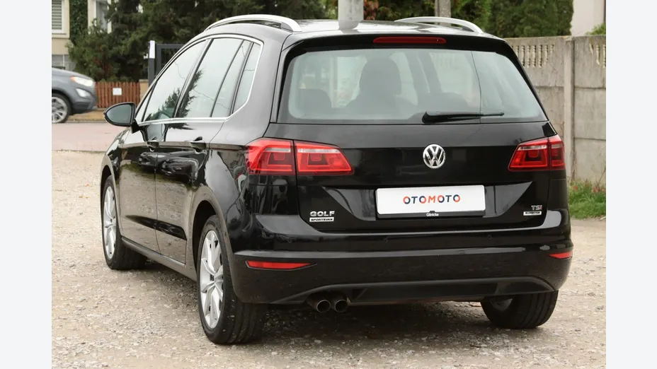 VOLKSWAGEN Golf Sportsvan -