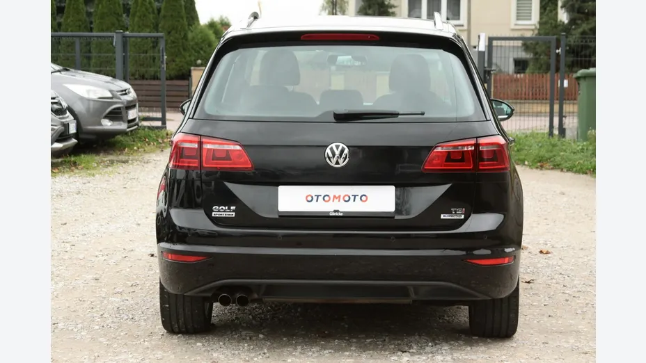 VOLKSWAGEN Golf Sportsvan -