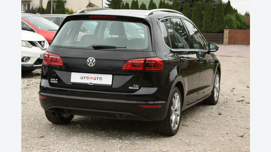 VOLKSWAGEN Golf Sportsvan -