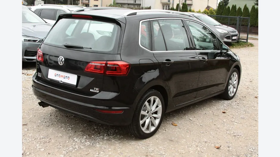 VOLKSWAGEN Golf Sportsvan -