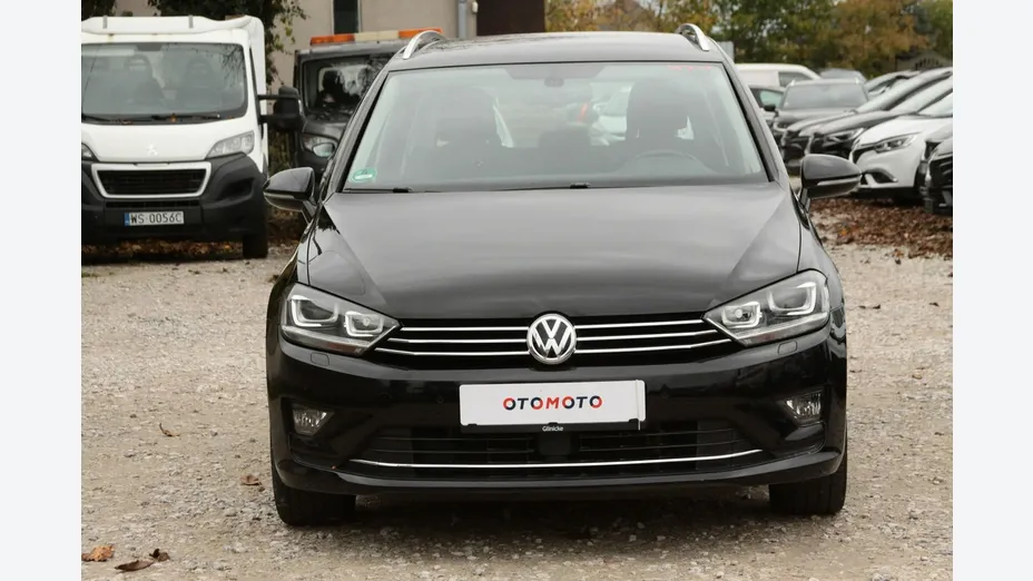 VOLKSWAGEN Golf Sportsvan -