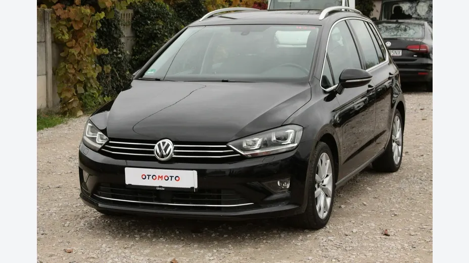 VOLKSWAGEN Golf Sportsvan -