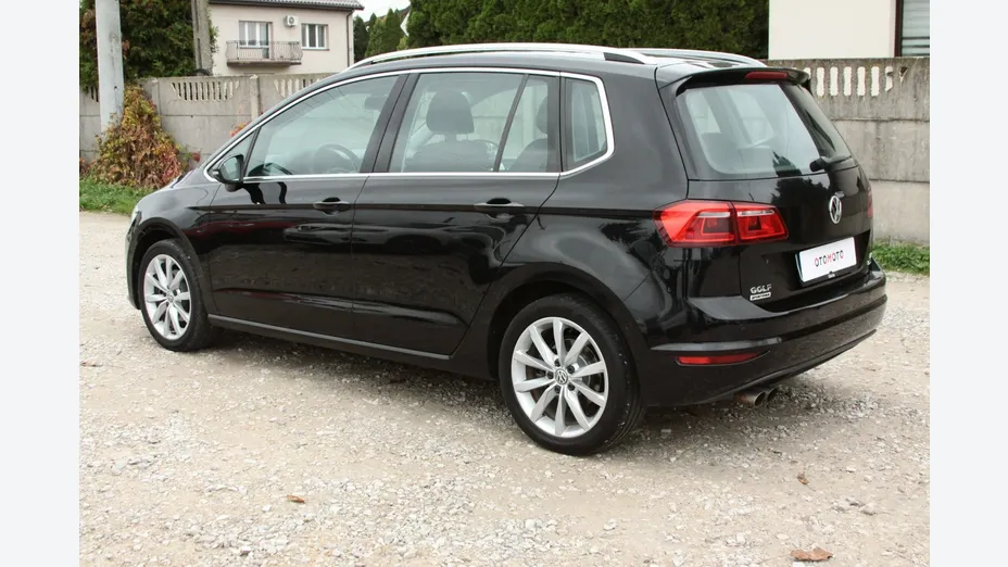 VOLKSWAGEN Golf Sportsvan -
