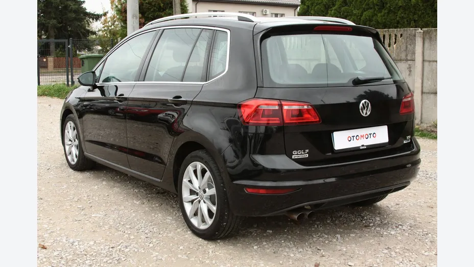 VOLKSWAGEN Golf Sportsvan -