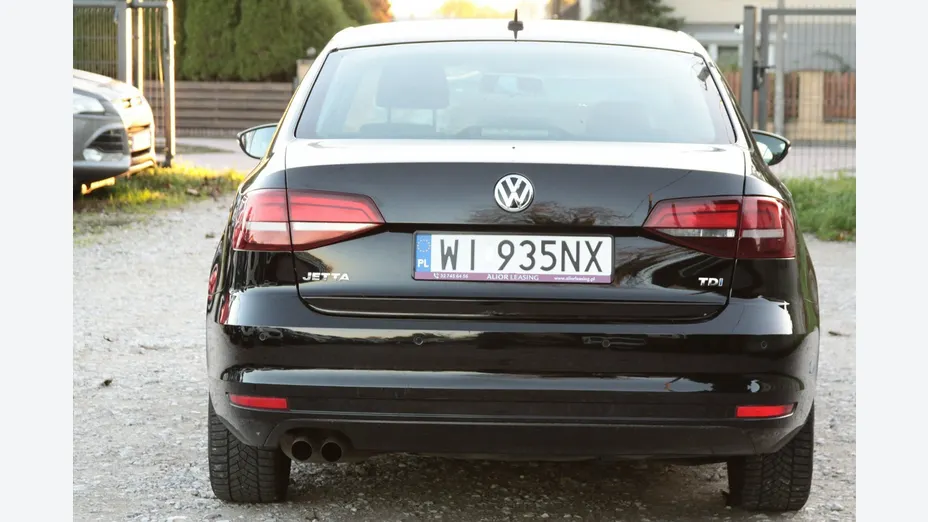 VOLKSWAGEN Jetta -