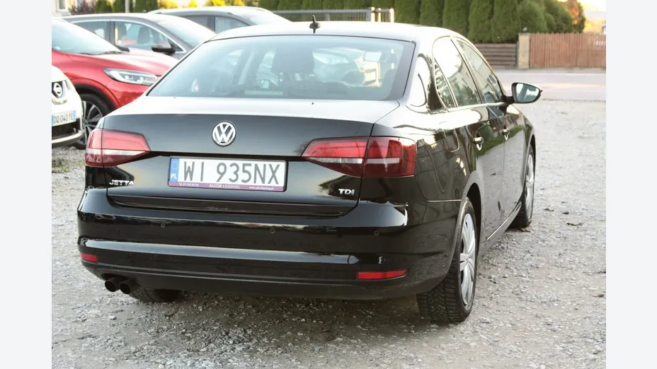 VOLKSWAGEN Jetta -