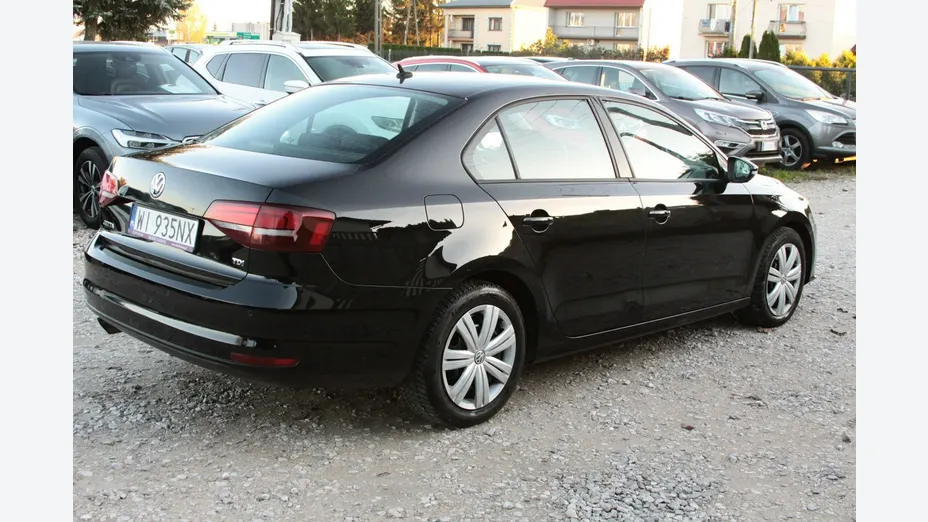 VOLKSWAGEN Jetta -