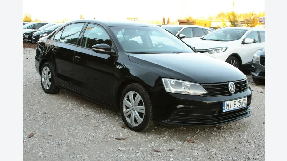 VOLKSWAGEN Jetta -