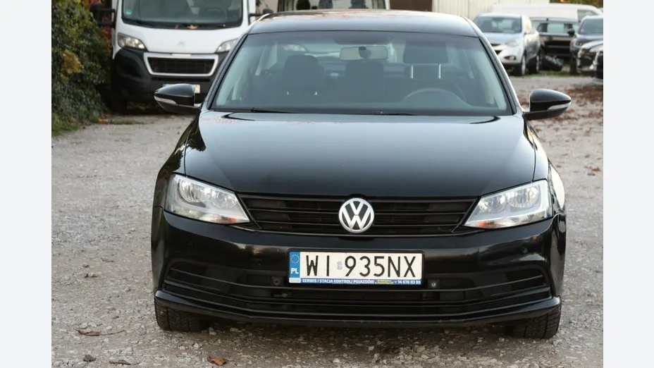 VOLKSWAGEN Jetta -