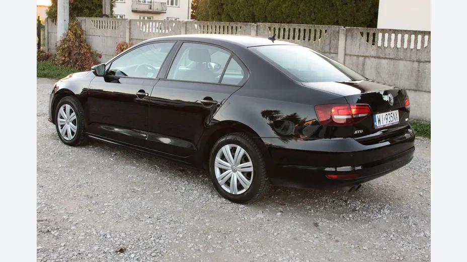 VOLKSWAGEN Jetta -