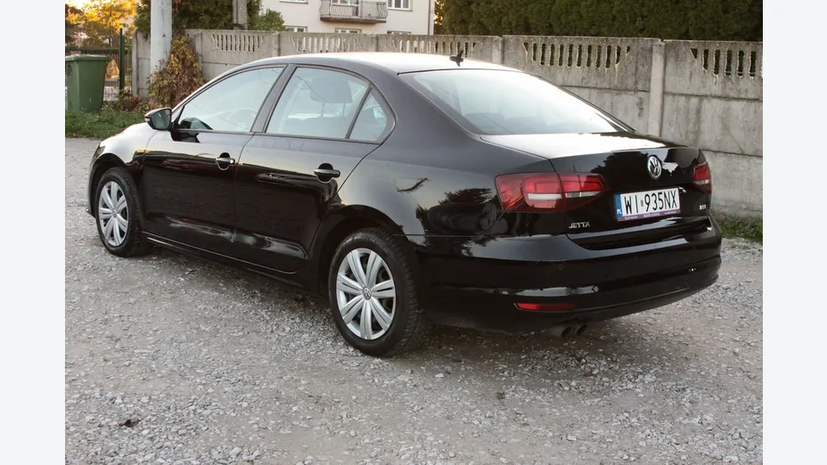 VOLKSWAGEN Jetta -