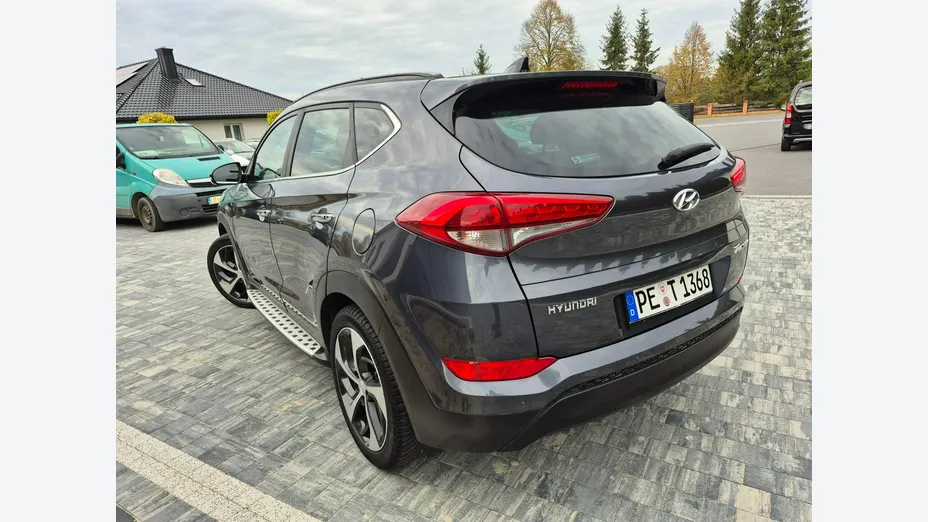 HYUNDAI Tucson -