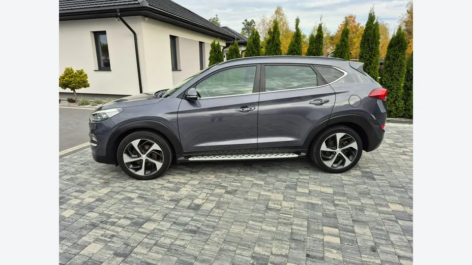 HYUNDAI Tucson -