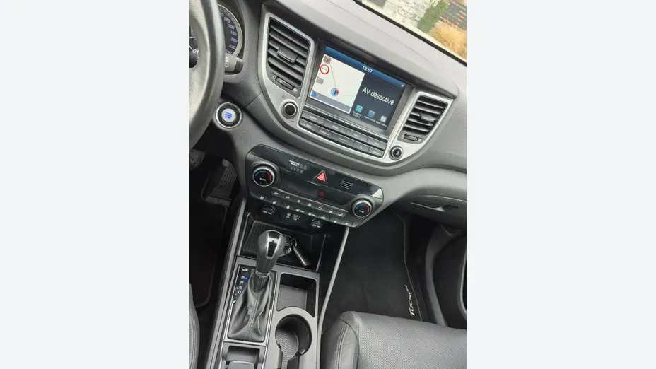 HYUNDAI Tucson -