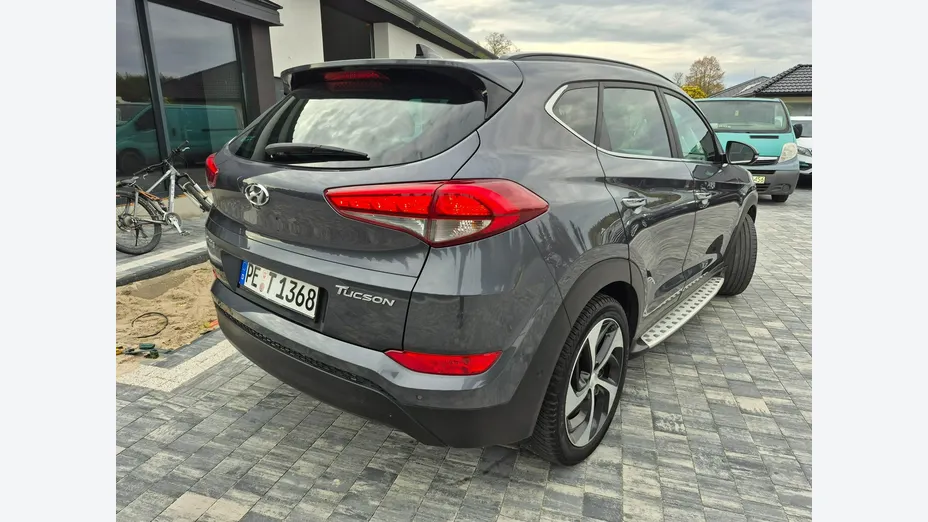 HYUNDAI Tucson -