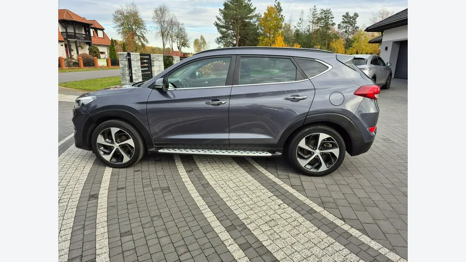 HYUNDAI Tucson -