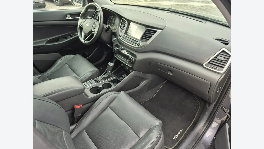 HYUNDAI Tucson -