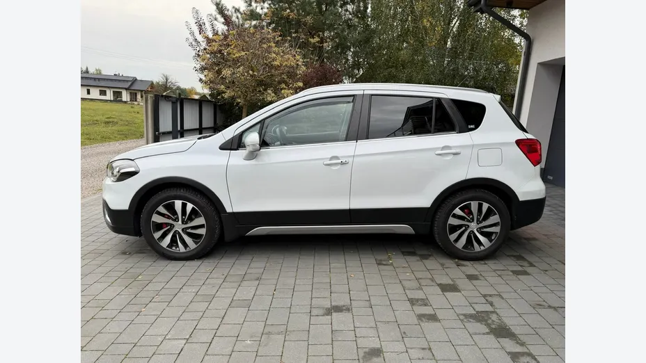SUZUKI S-Cross -