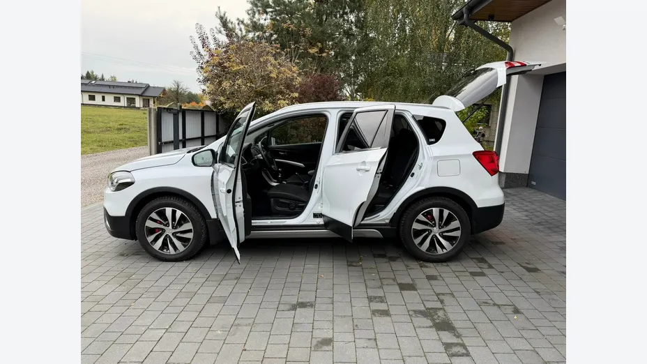 SUZUKI S-Cross -
