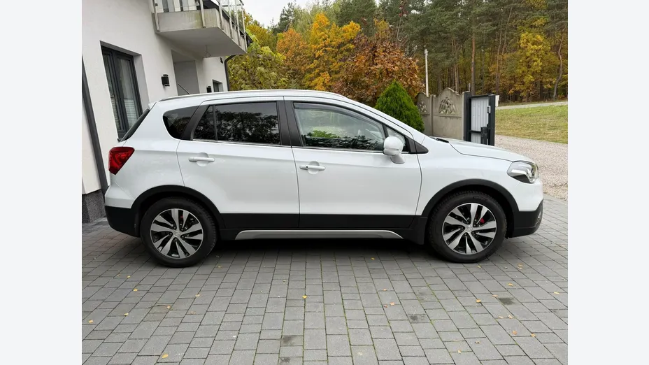 SUZUKI S-Cross -
