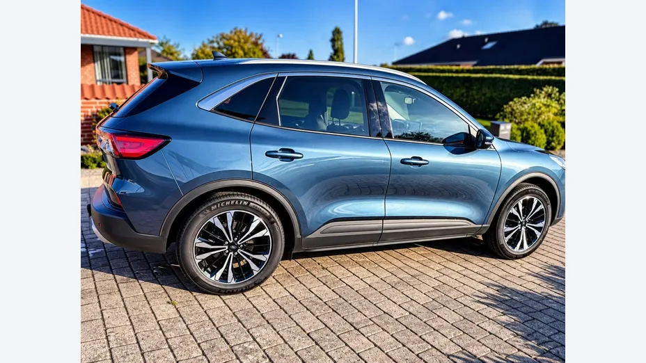 FORD Kuga -
