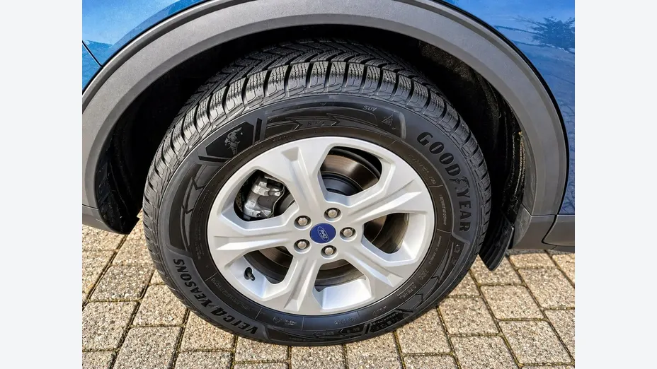 FORD Kuga -