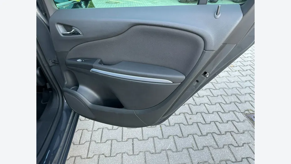 OPEL Zafira -