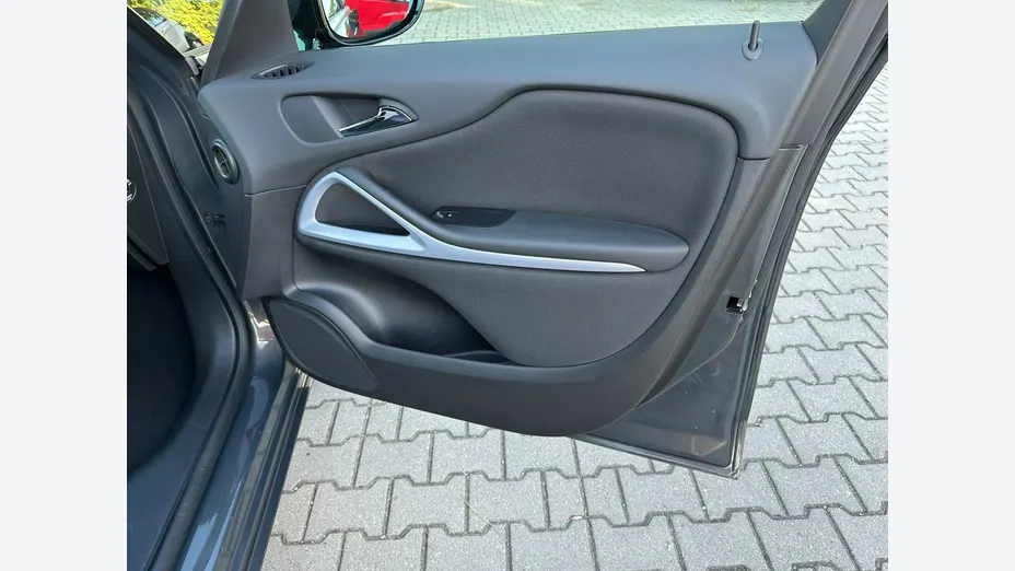 OPEL Zafira -