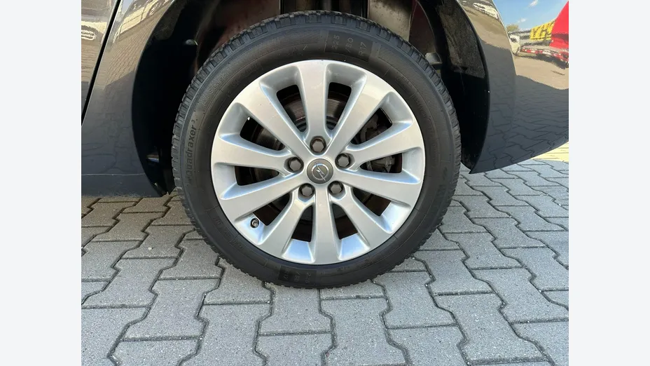 OPEL Zafira -
