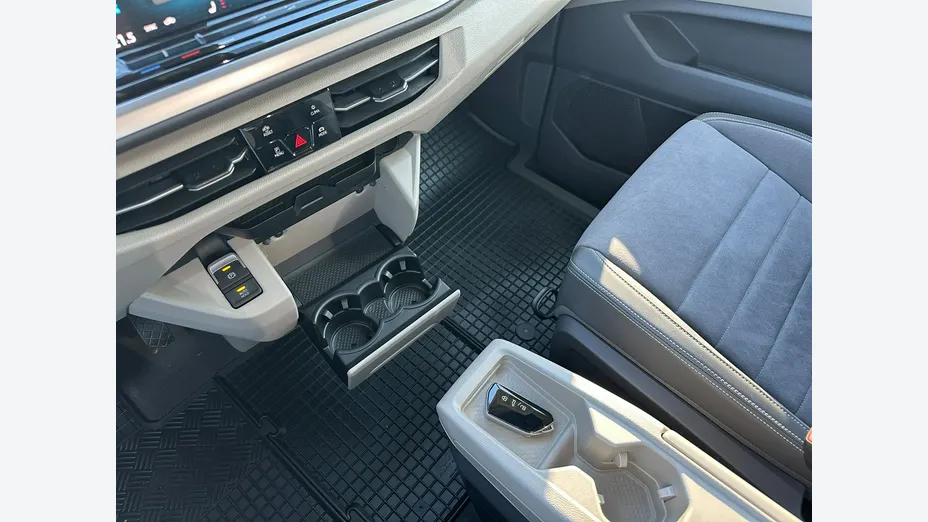 VOLKSWAGEN Multivan -