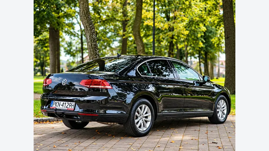 VOLKSWAGEN Passat -