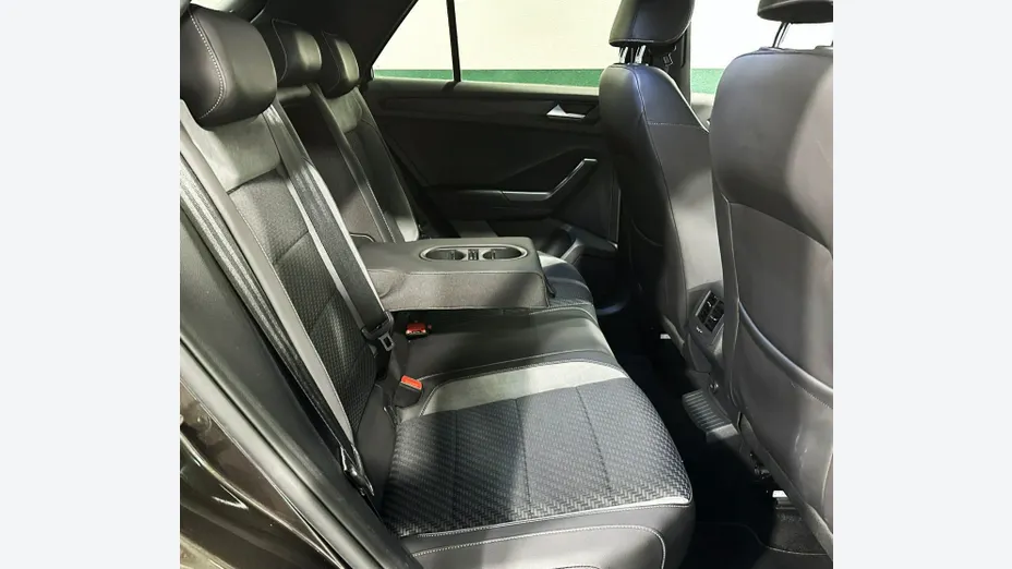 VOLKSWAGEN T-ROC -