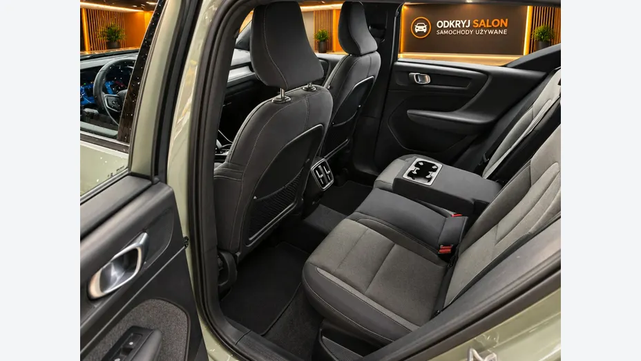 VOLVO XC40 -