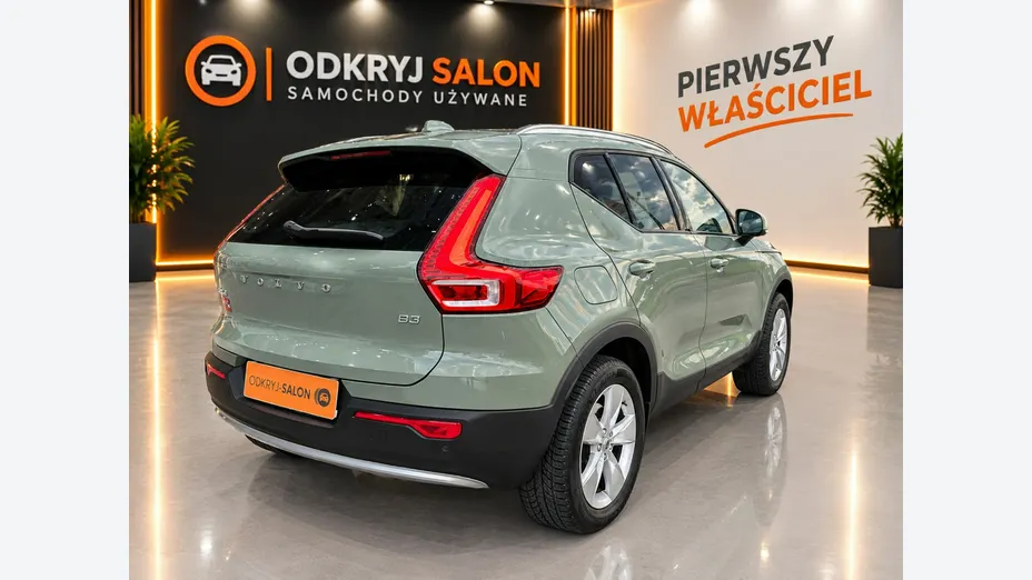 VOLVO XC40 -