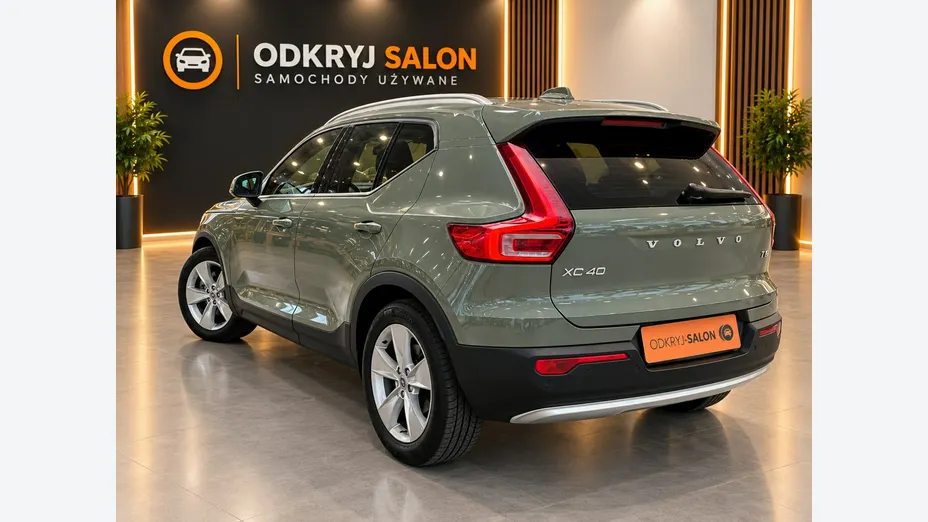 VOLVO XC40 -