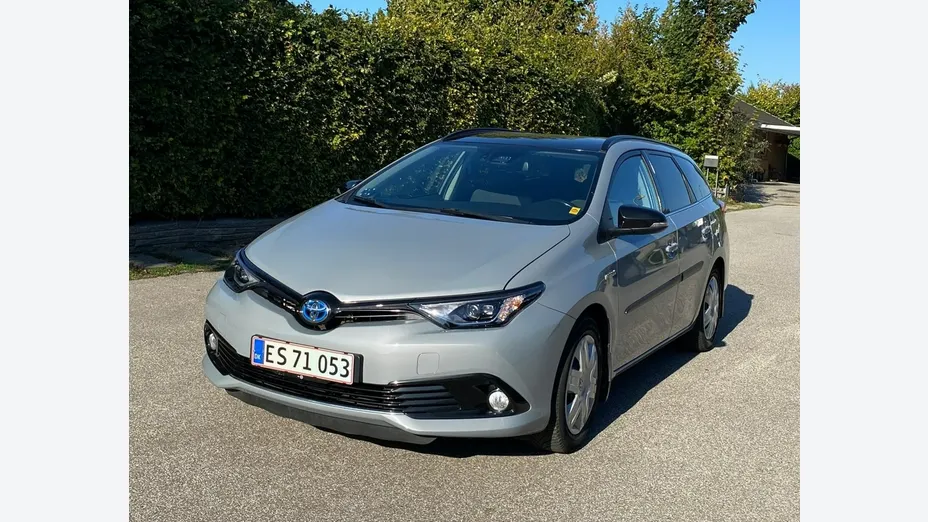 TOYOTA Auris -