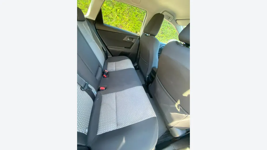 TOYOTA Auris -