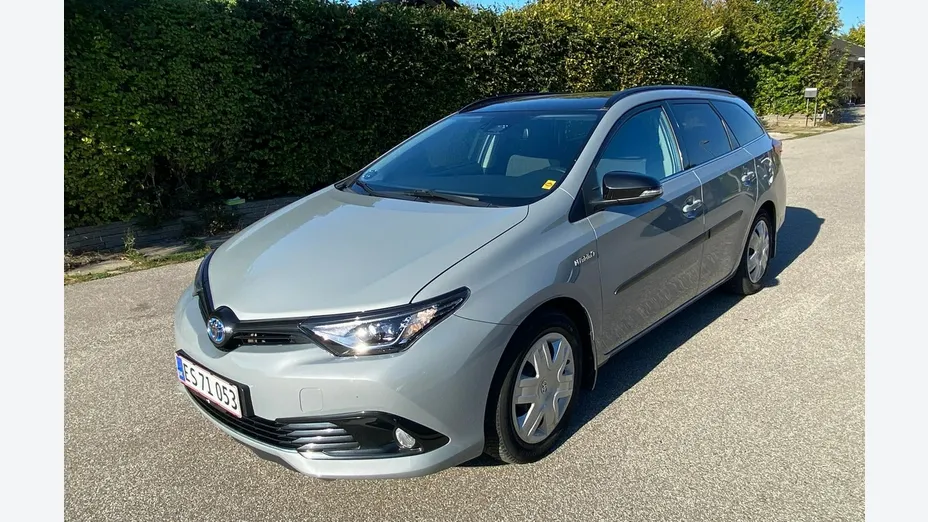 TOYOTA Auris -