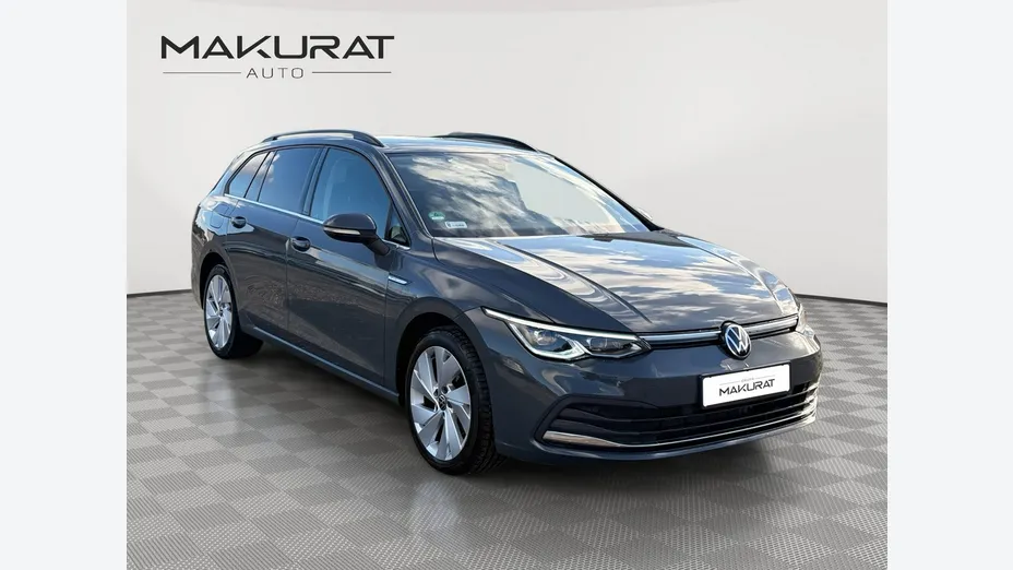 VOLKSWAGEN Golf -