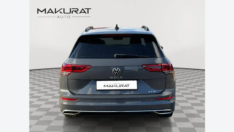 VOLKSWAGEN Golf -