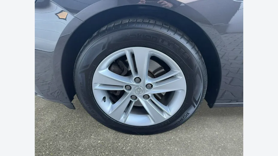 OPEL Insignia -