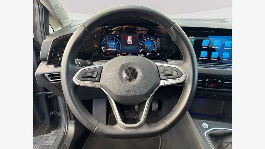 VOLKSWAGEN Golf -