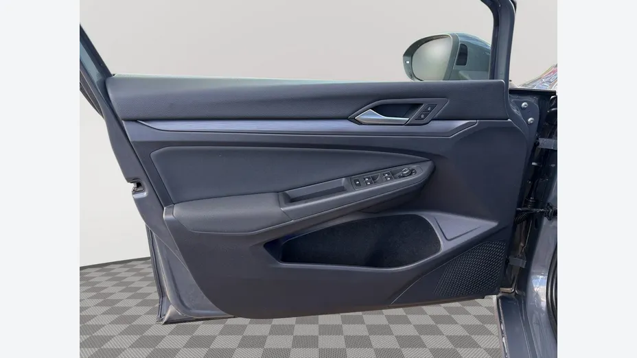 VOLKSWAGEN Golf -