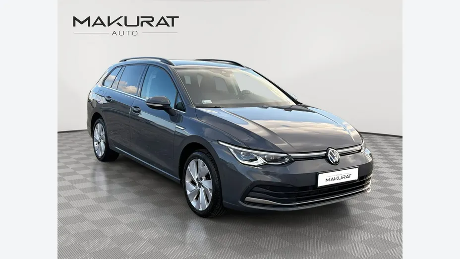 VOLKSWAGEN Golf -